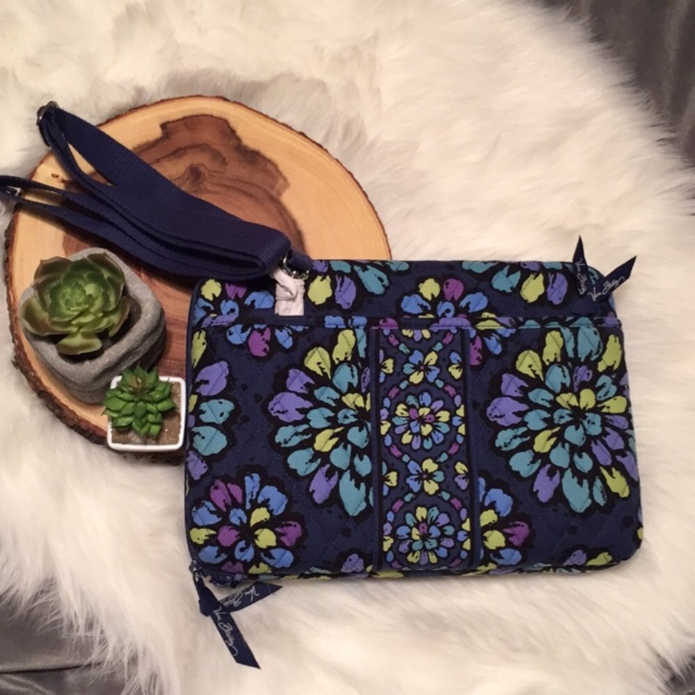 Vera Bradley laptop hard carrying case small.